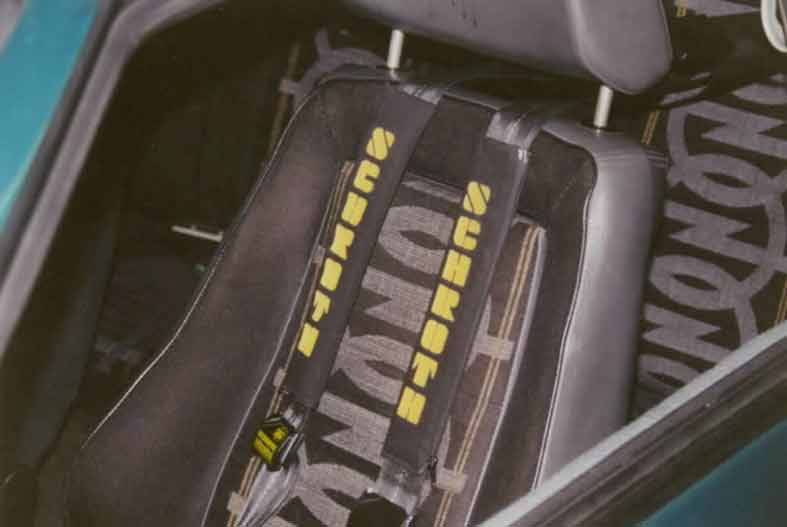 Manta i400 Recaro-Sitze